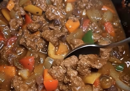 Melt-in-Your-Mouth Slow Cooker Pepper Steak Recipe